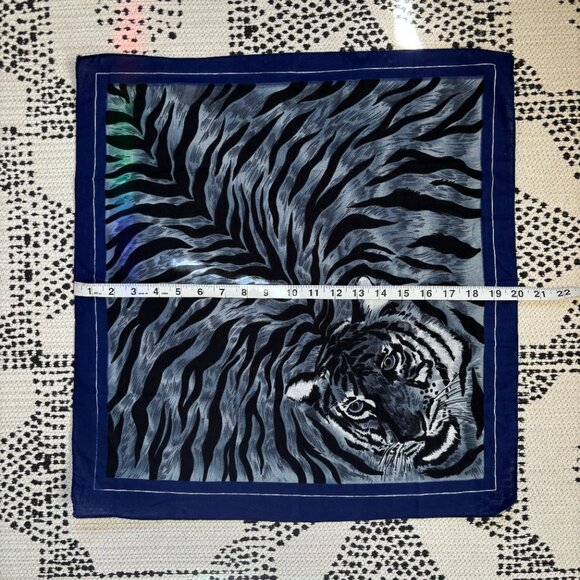 Tiger Bandana - Picture 2 of 2